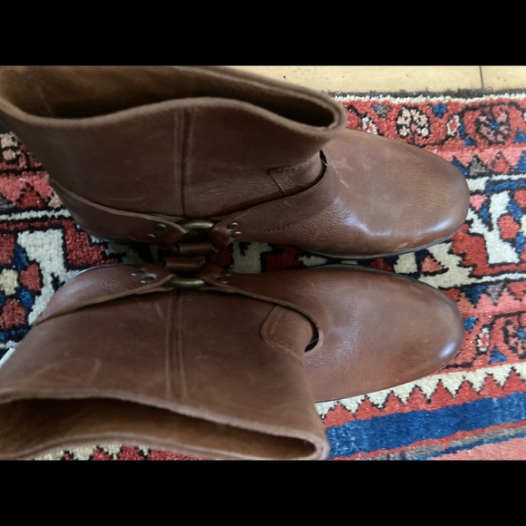 Frye boots. Size 8.5 NWT - Picture 4 of 4
